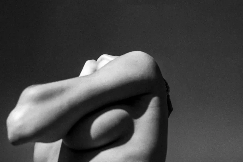 Under Breast Covered, 1990